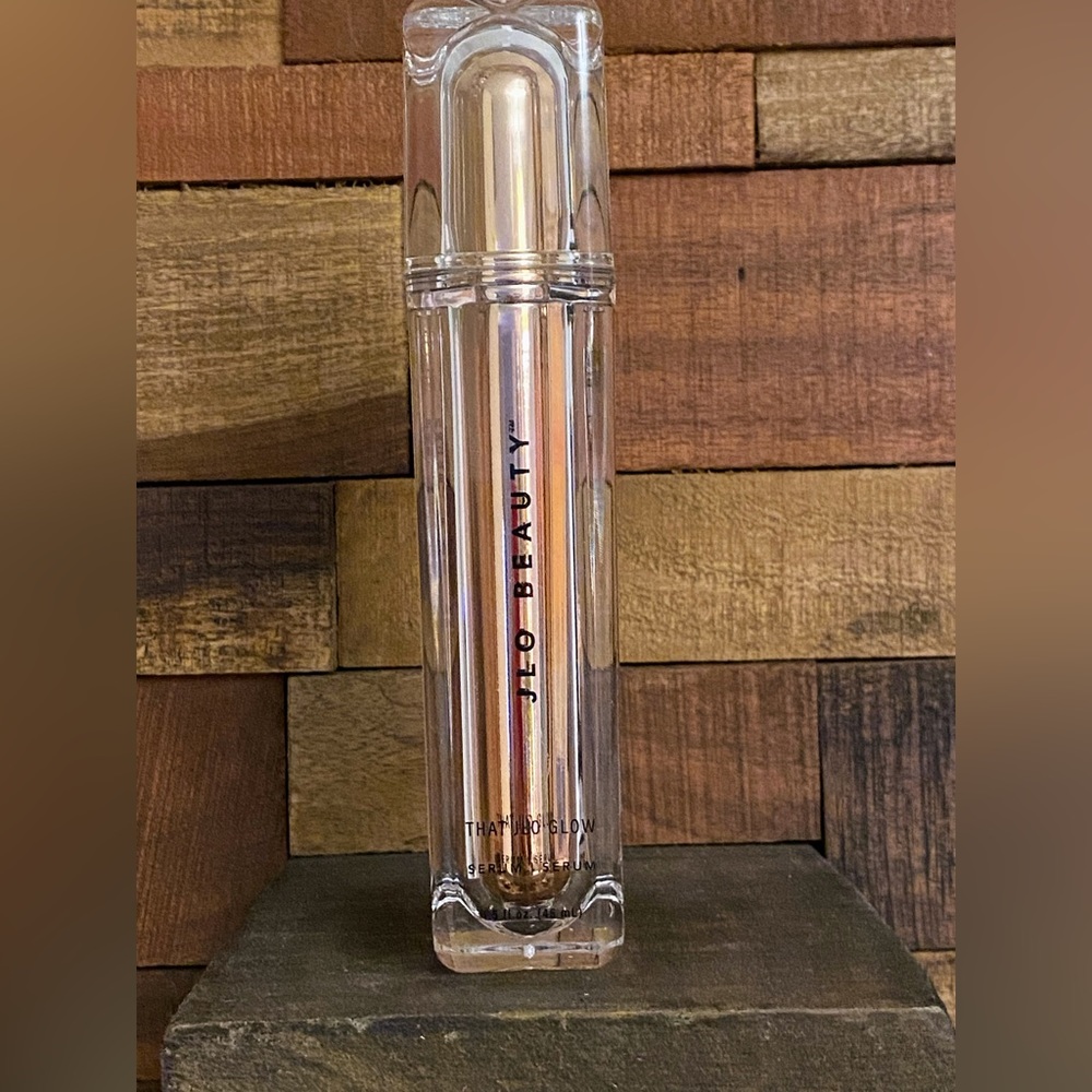 J Lo Beauty THAT JLO GLOW™
SERUM